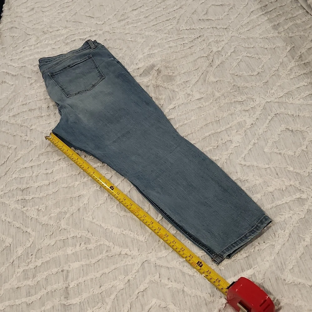 Classic High Rise Light Blue Jeans - Picture 8 of 8